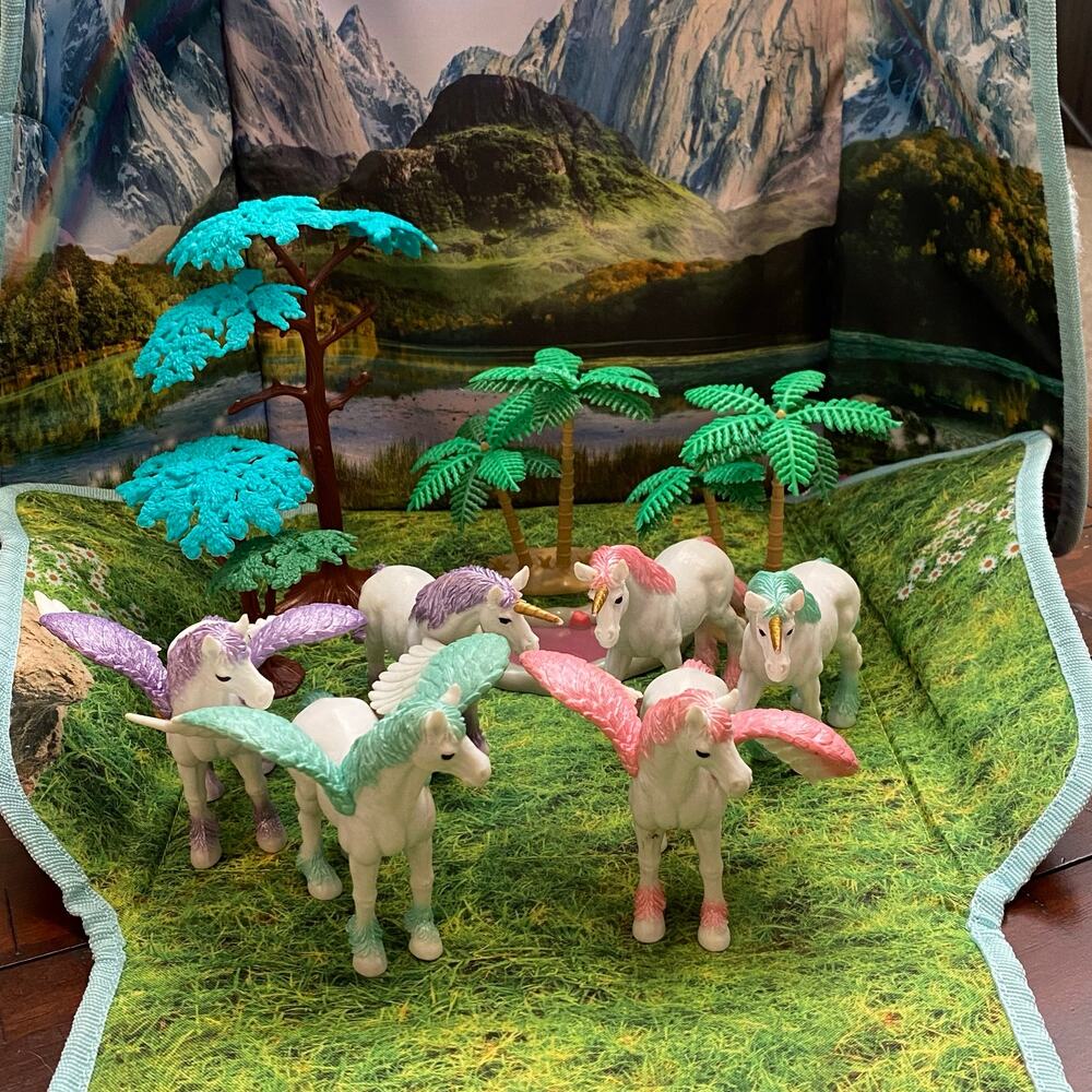 Lakeshore Learning Fantasy Adventure Backpack Unicorn Pegasus Playset Mat Case